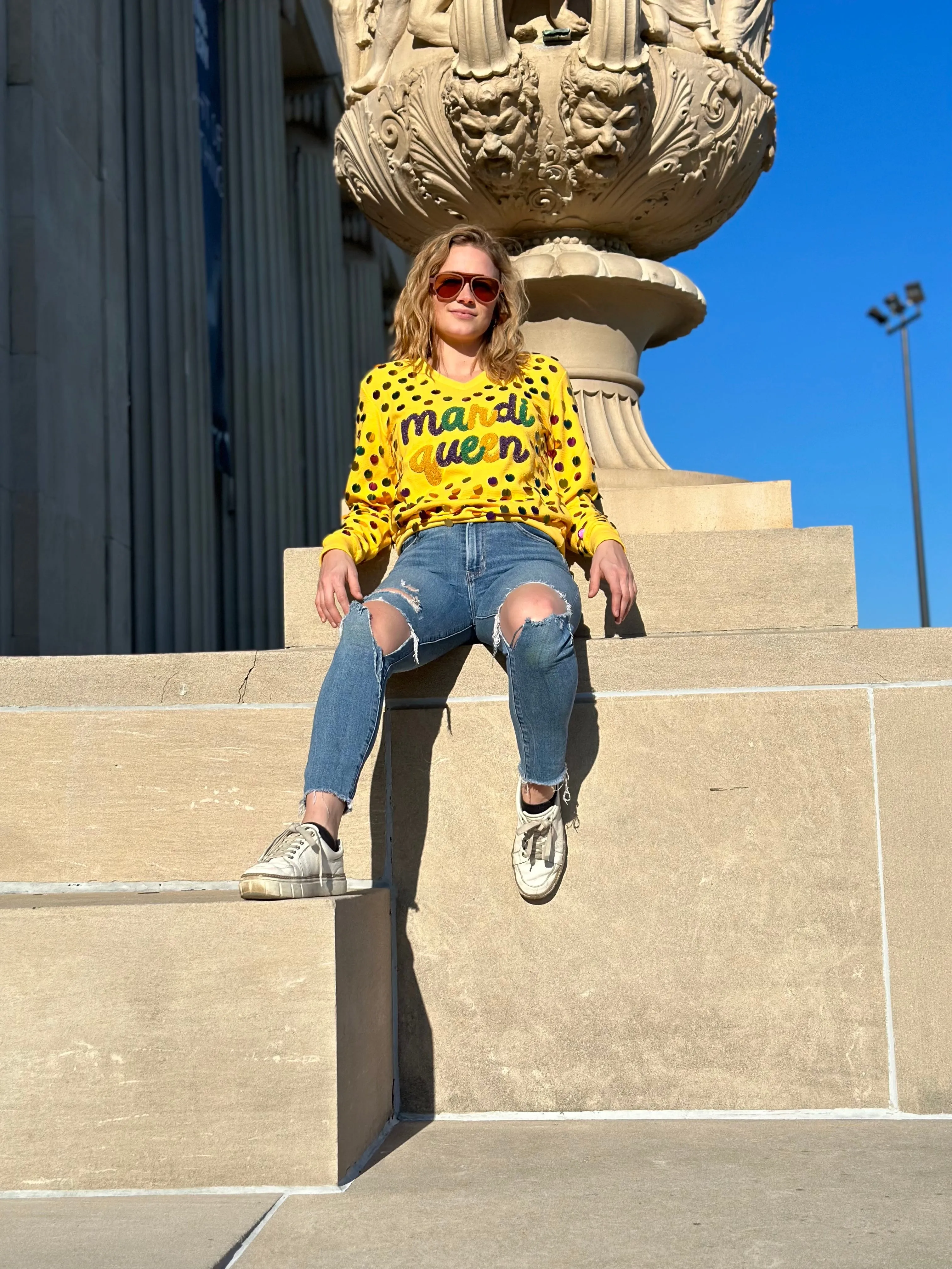 ASP Adult MARDI QUEEN V-Neck Pullover - Yellow Haze