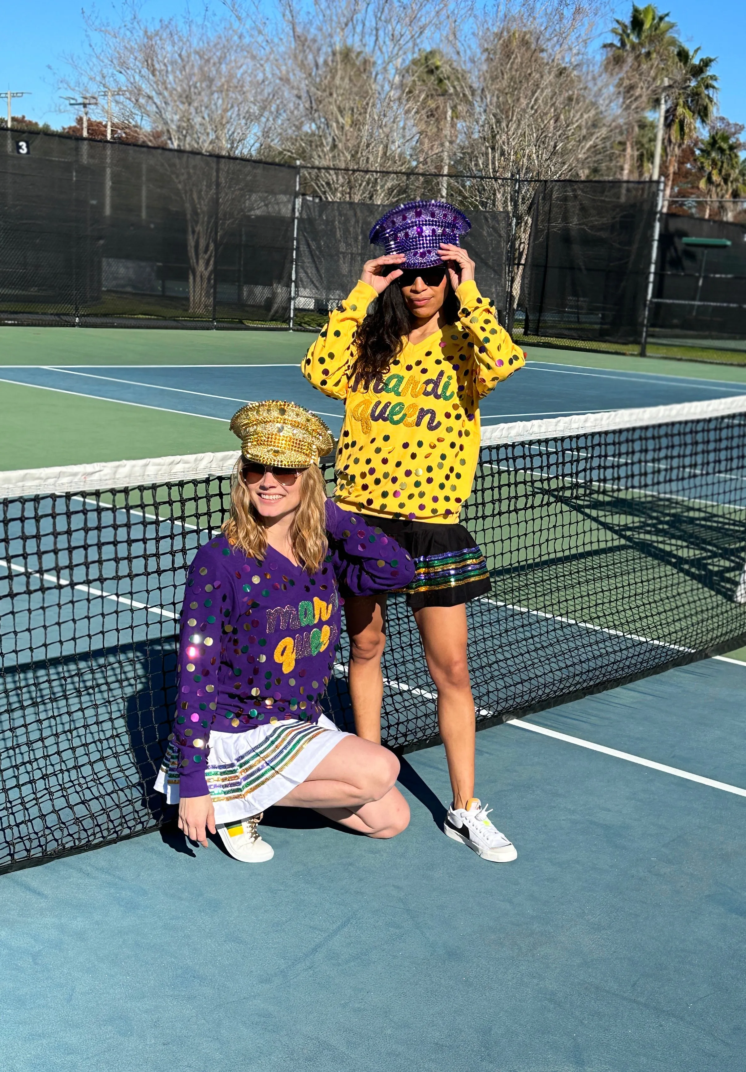 ASP Adult MARDI QUEEN V-Neck Pullover - Yellow Haze