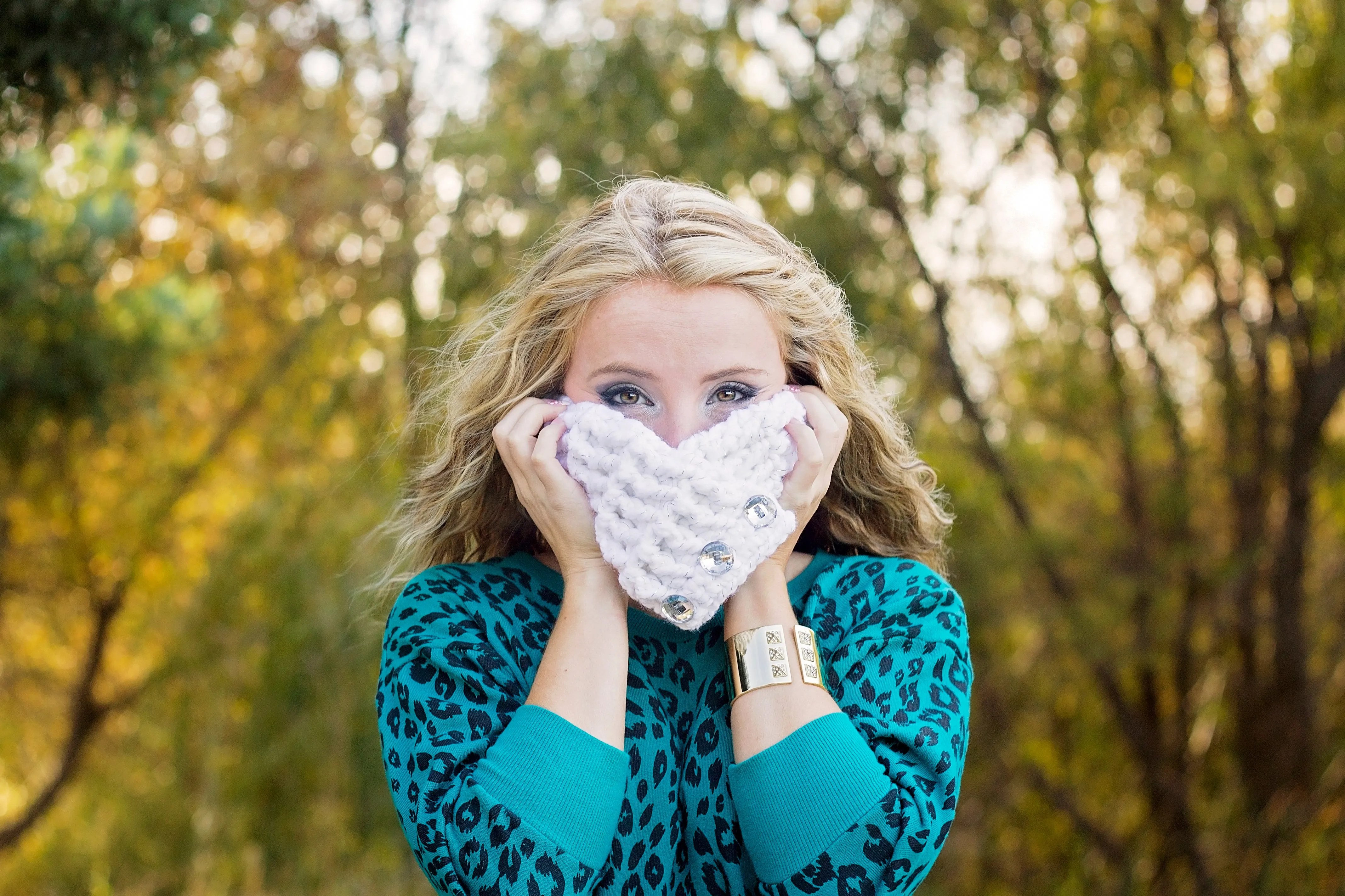 White sparkle button scarf