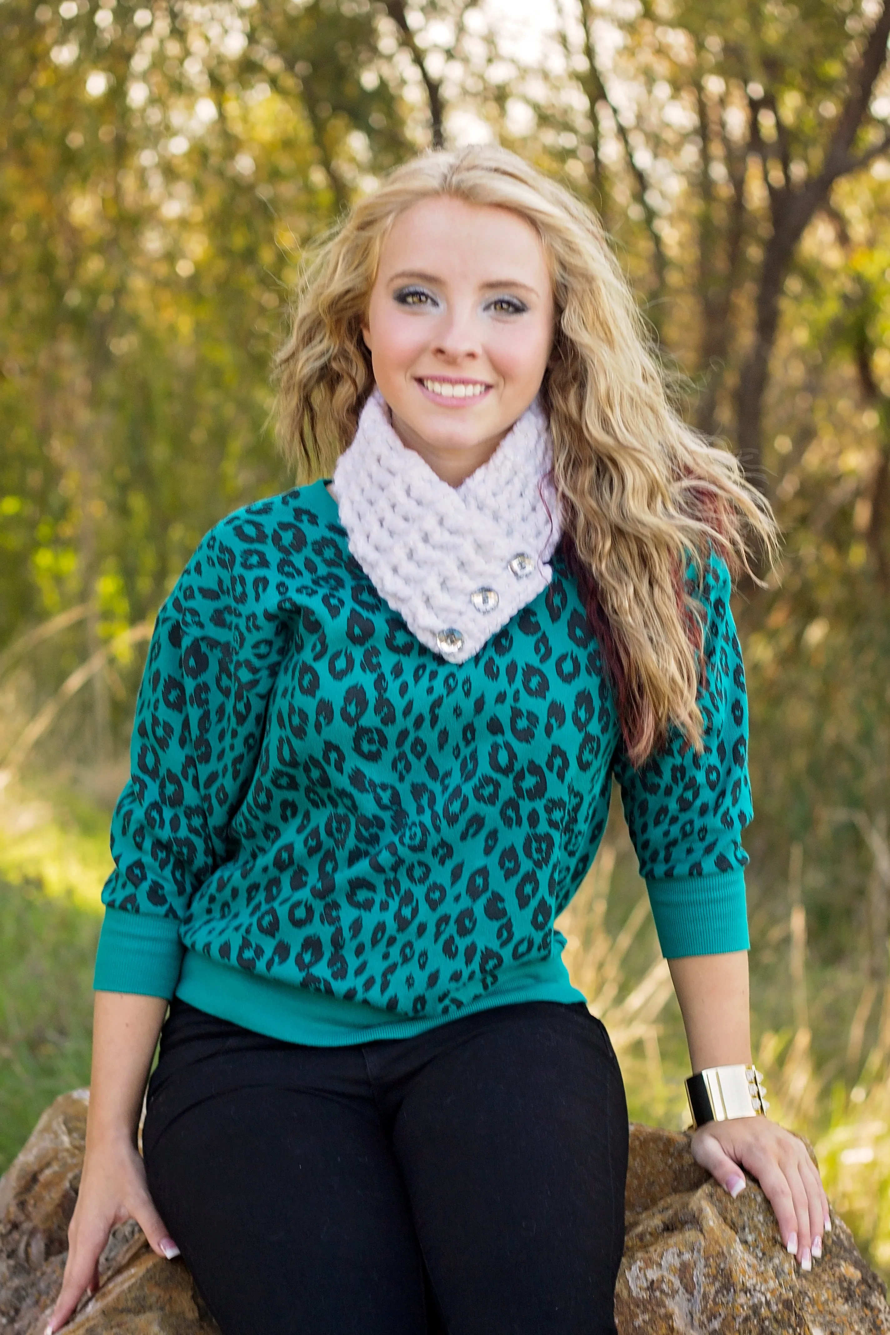 White sparkle button scarf